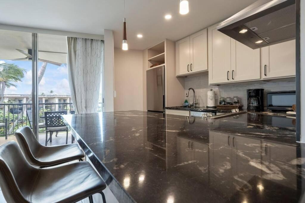 Hale Ono Loa 403- Top Floor, Ocean View, & Complete Modern Remodel Leilighet Kahana Eksteriør bilde