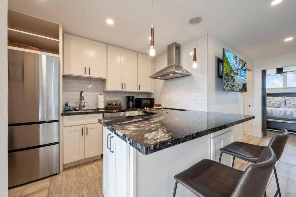 Hale Ono Loa 403- Top Floor, Ocean View, & Complete Modern Remodel Leilighet Kahana Eksteriør bilde